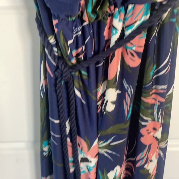 Size small strapless Floral jumpsuit - Picture 4 of 4